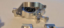 Load image into Gallery viewer, Traxxas Xmaxx 8s and XRT Front & Rear Knuckles/Bearing Carriers C-hubs XD 7075 Aluminum